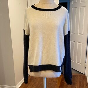 Velvet by Graham & Spencer Dark Grey and Cream Sweater 100% Cashmere